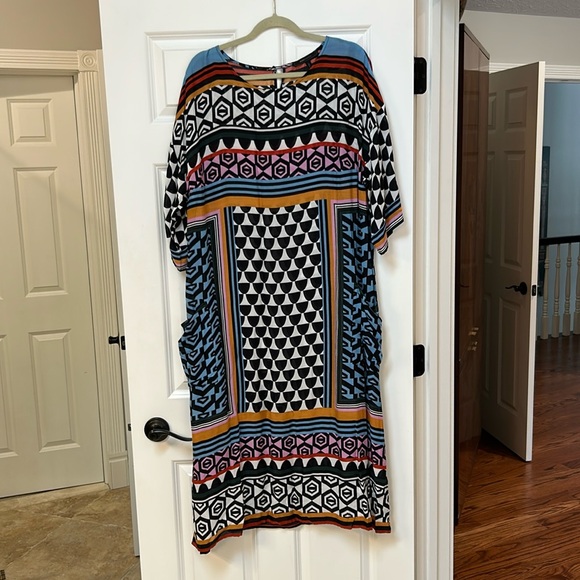 Bcbgmaxazria colorful maxi dress. Size medium - Picture 1 of 4